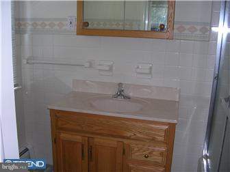 97 Duncan Lane Springfield, PA 19064 - Photo 10 of 12 Bathroom