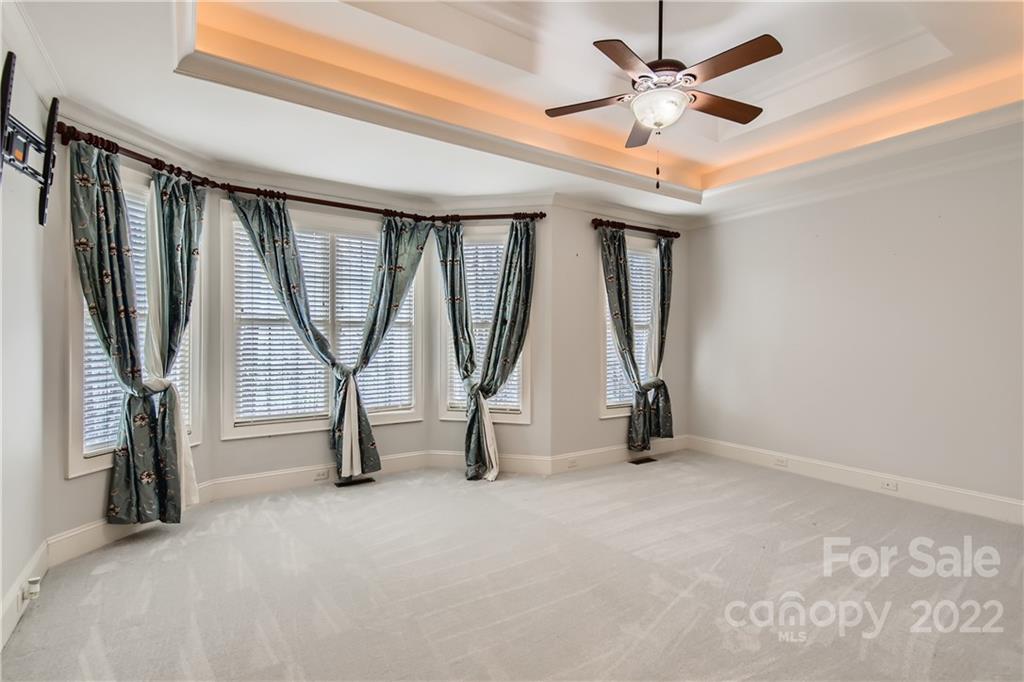 7653 Juniper Lane Denver, NC 28037 - Photo 11 of 28 an empty room with windows