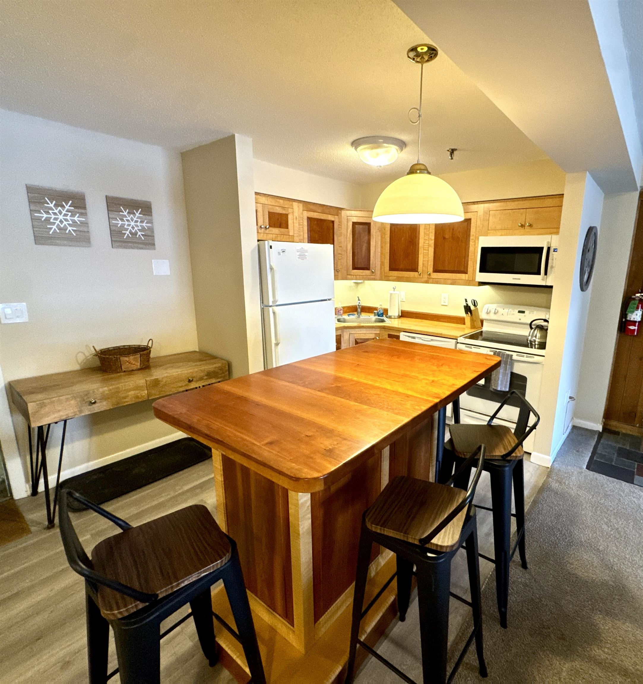 133 East Mountain Road, Unit 3A2 Killington, VT 05751 - Photo 4 of 42 Gallery Image 4