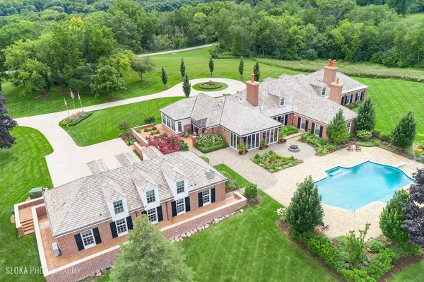 $2,995,000 | 546 Oak Knoll Road, Barrington Hills, IL 60010