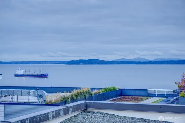 a picture of city view