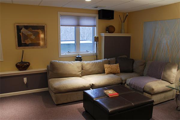 5 Warren Road Wilbraham, MA 01095 - Photo 22 of 29 a living room with furniture and a window