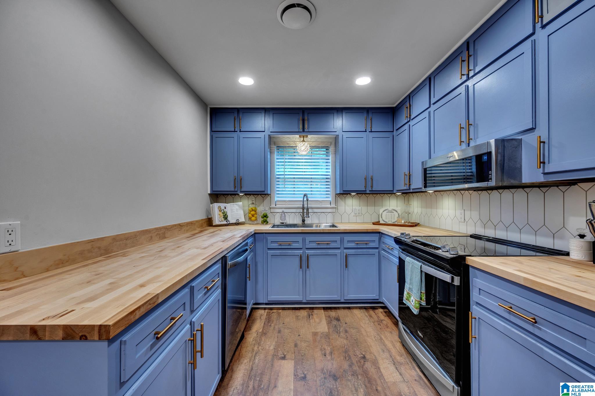 547 Guy Allen Road Gardendale, AL 35071 - Photo 3 of 28
