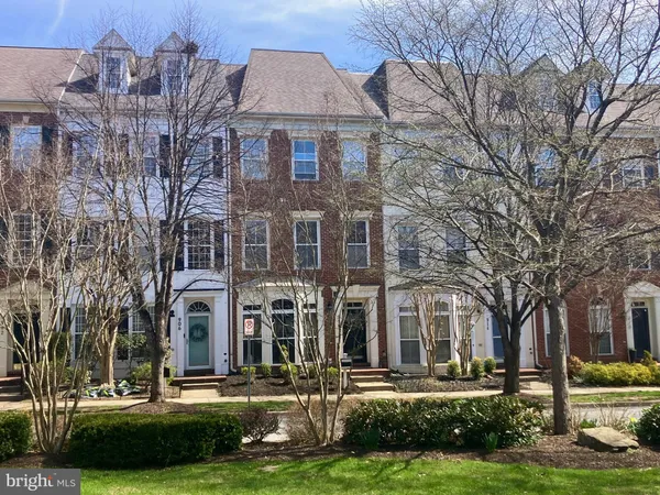 $4,950 | 910 Featherstone Street, Gaithersburg, MD 20878