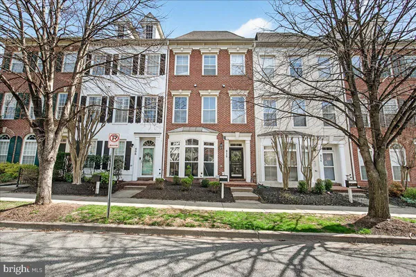 $4,950 | 910 Featherstone Street, Gaithersburg, MD 20878