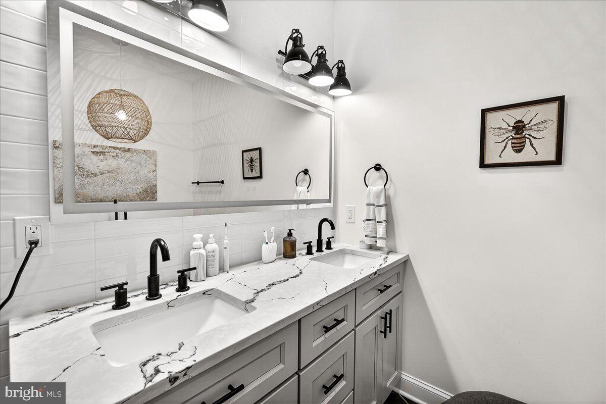 910 Featherstone Street Gaithersburg, MD 20878 - Photo 20 of 34