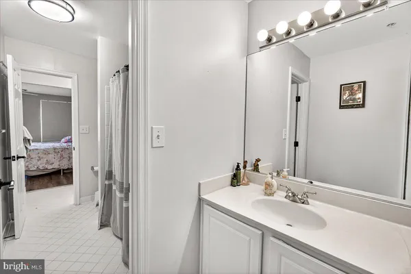 $4,950 | 910 Featherstone Street, Gaithersburg, MD 20878