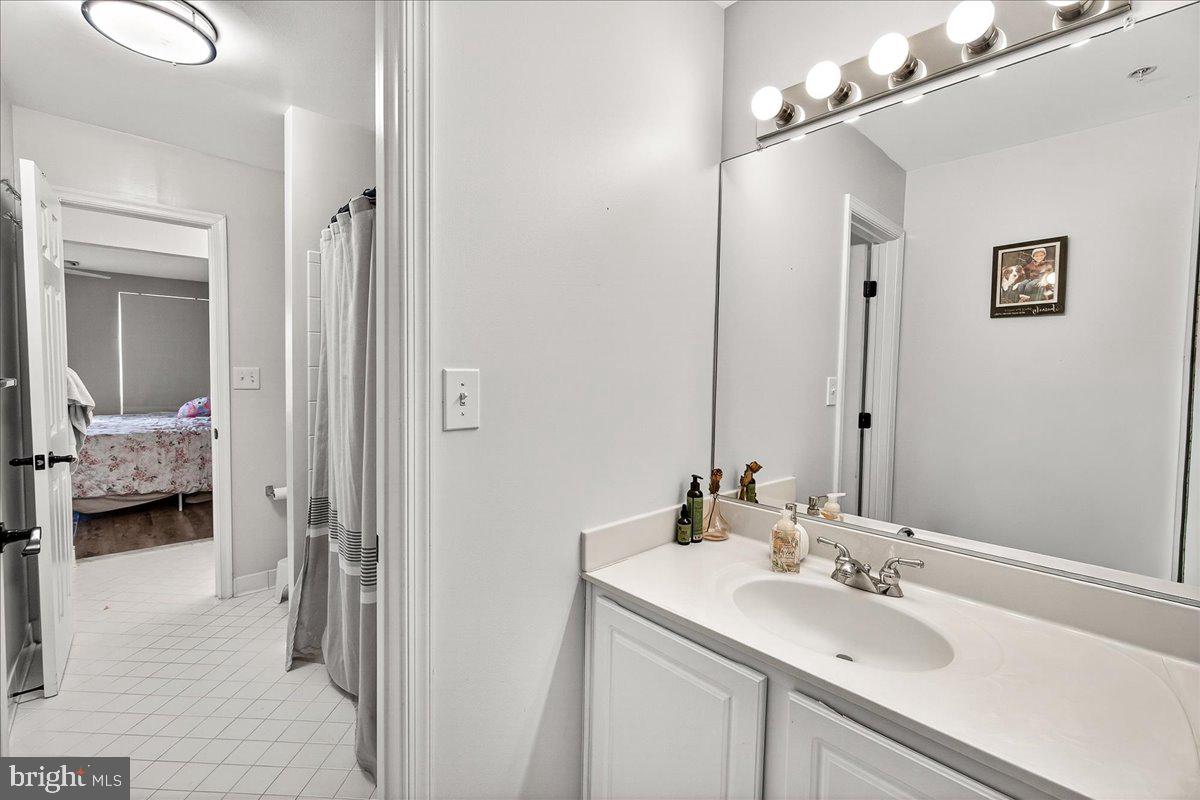 910 Featherstone Street Gaithersburg, MD 20878 - Photo 23 of 34