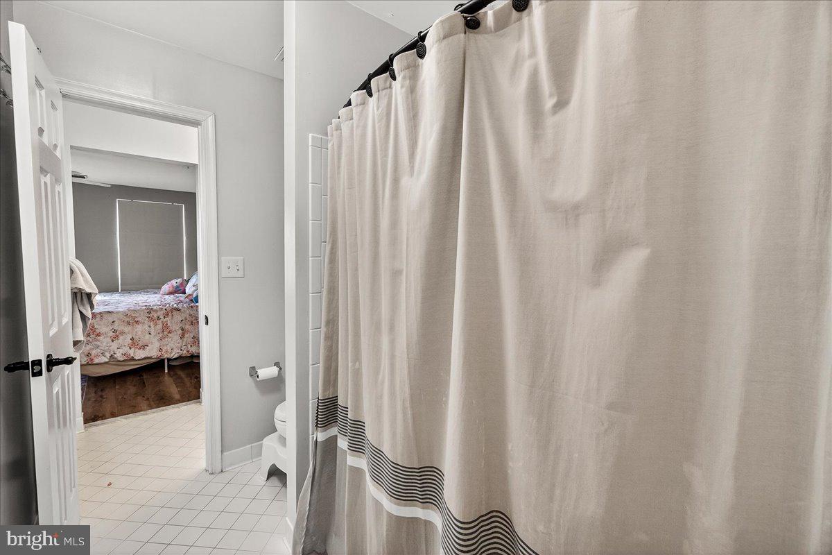 910 Featherstone Street Gaithersburg, MD 20878 - Photo 24 of 34