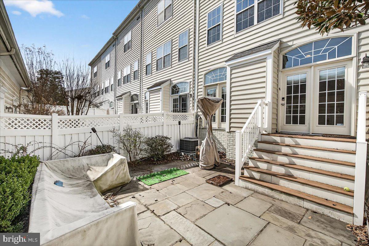 910 Featherstone Street Gaithersburg, MD 20878 - Photo 29 of 34