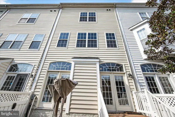 $4,950 | 910 Featherstone Street, Gaithersburg, MD 20878