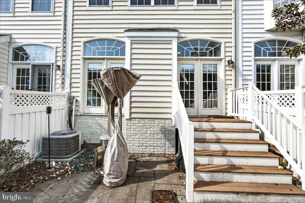 $4,950 | 910 Featherstone Street, Gaithersburg, MD 20878