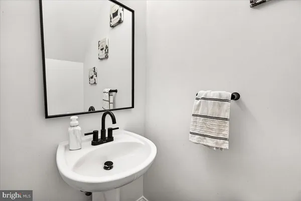 $4,950 | 910 Featherstone Street, Gaithersburg, MD 20878