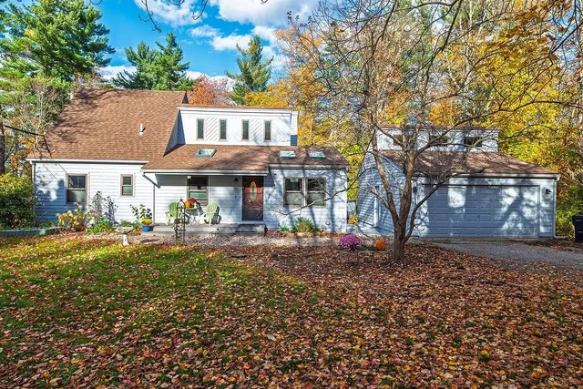 $720,000 | 31 Pinewood Drive, Stratham, NH 03885