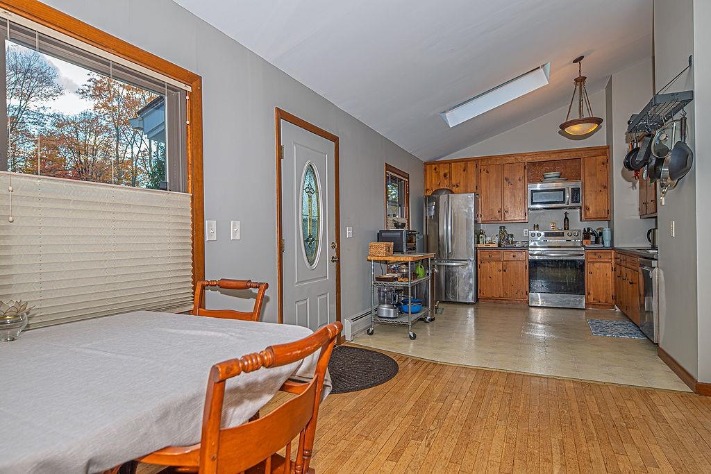 31 Pinewood Drive Stratham, NH 03885 - Photo 16 of 43