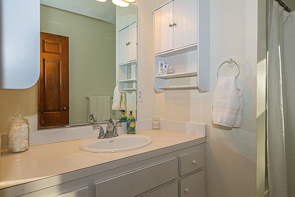 31 Pinewood Drive Stratham, NH 03885 - Photo 20 of 43