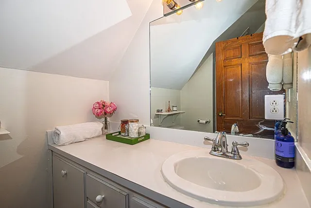 $720,000 | 31 Pinewood Drive, Stratham, NH 03885