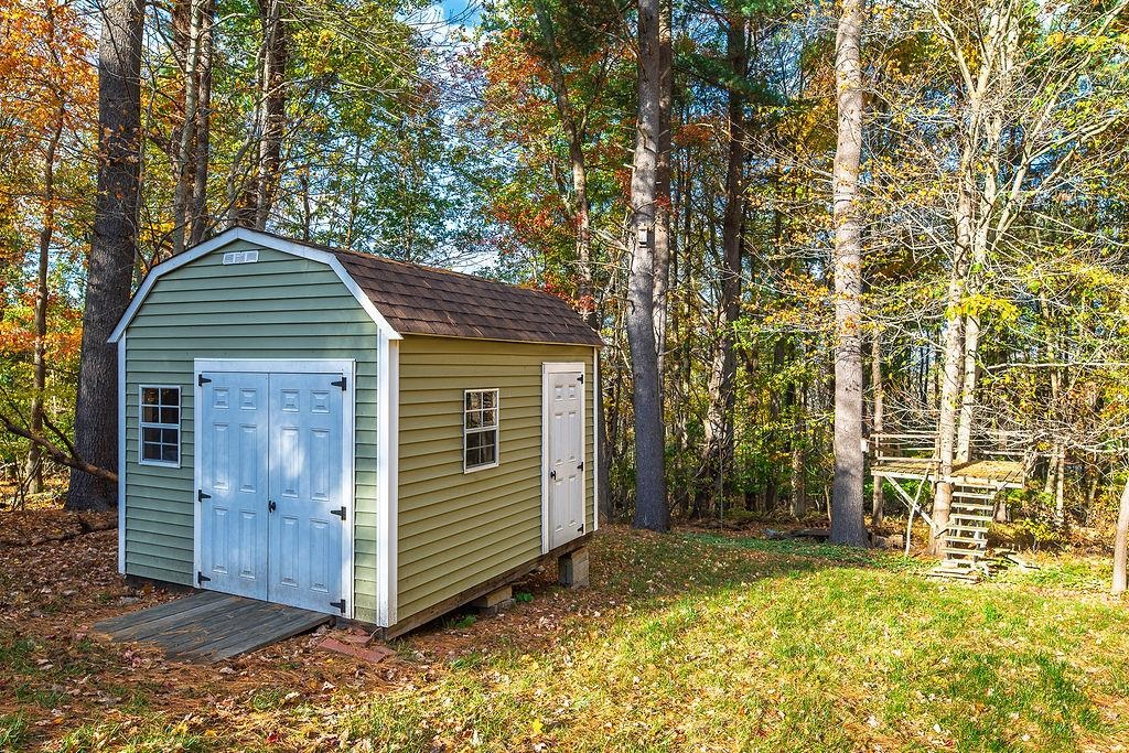 31 Pinewood Drive Stratham, NH 03885 - Photo 36 of 43