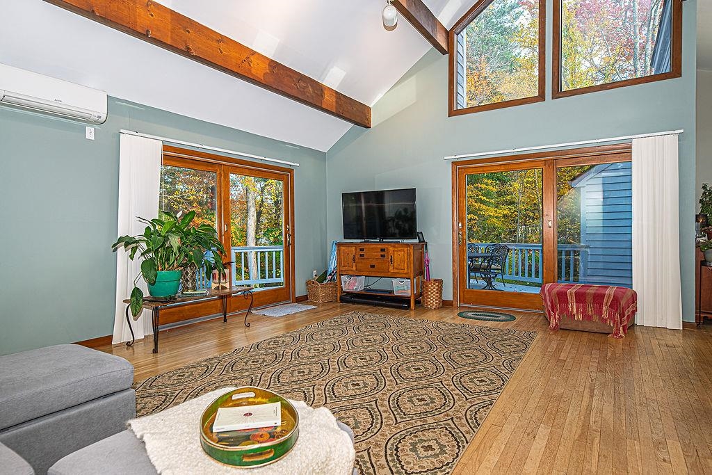 31 Pinewood Drive Stratham, NH 03885 - Photo 4 of 43