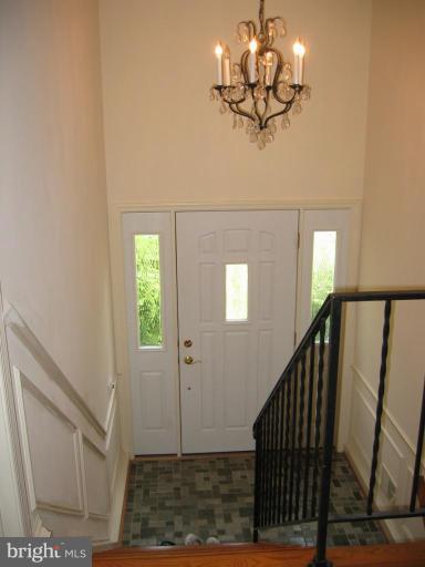 6901 Chelsea Road McLean, VA 22101 - Photo 2 of 14 Entrance / Foyer