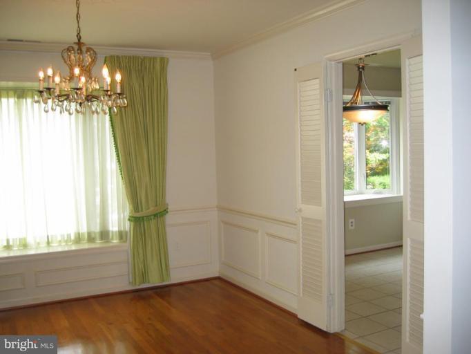 6901 Chelsea Road McLean, VA 22101 - Photo 4 of 14 Dining Room
