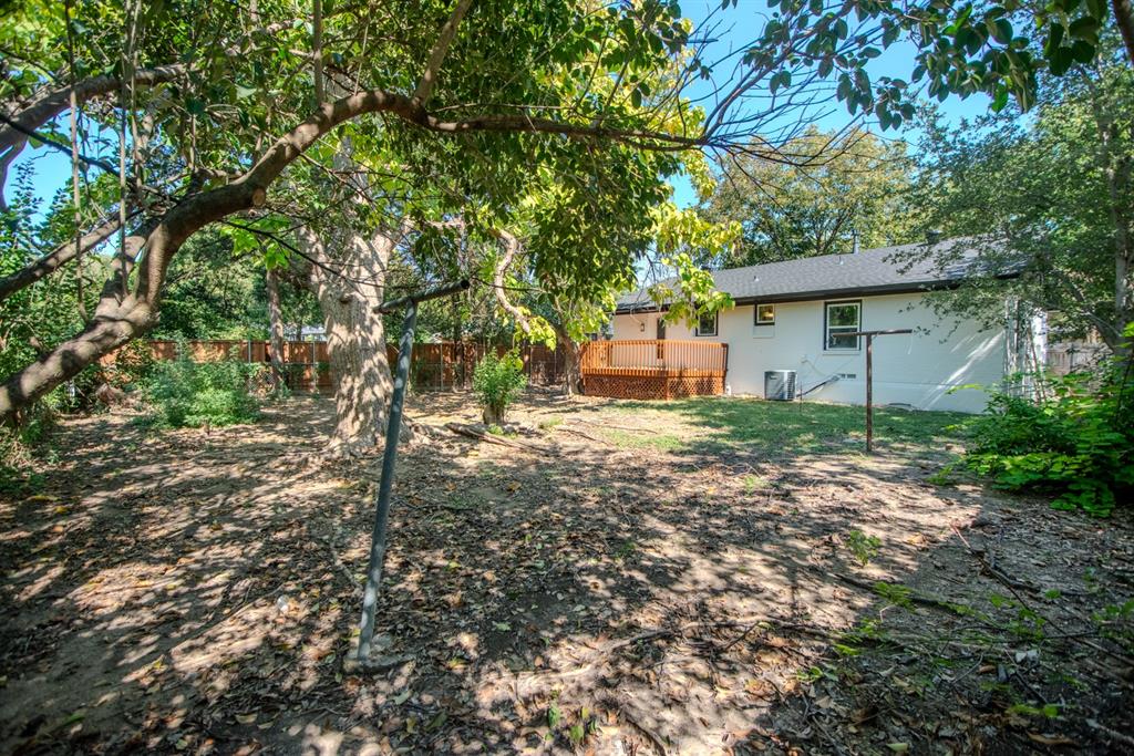 2108 Blake Avenue Dallas, TX 75228 - Photo 3 of 24 View of yard