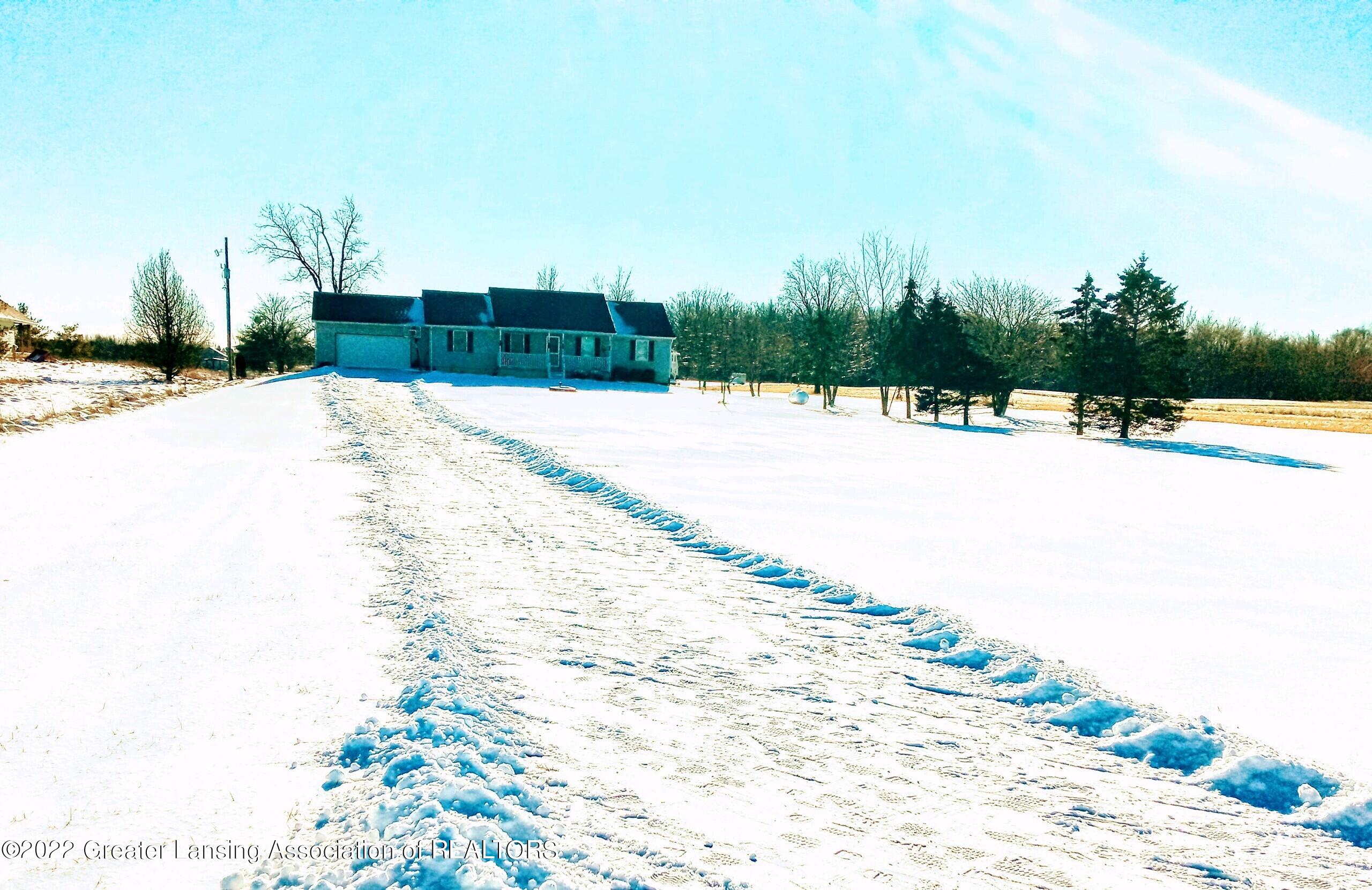 10235 West Howe Road Eagle, MI 48822 - Photo 27 of 30 20220102_133834_2