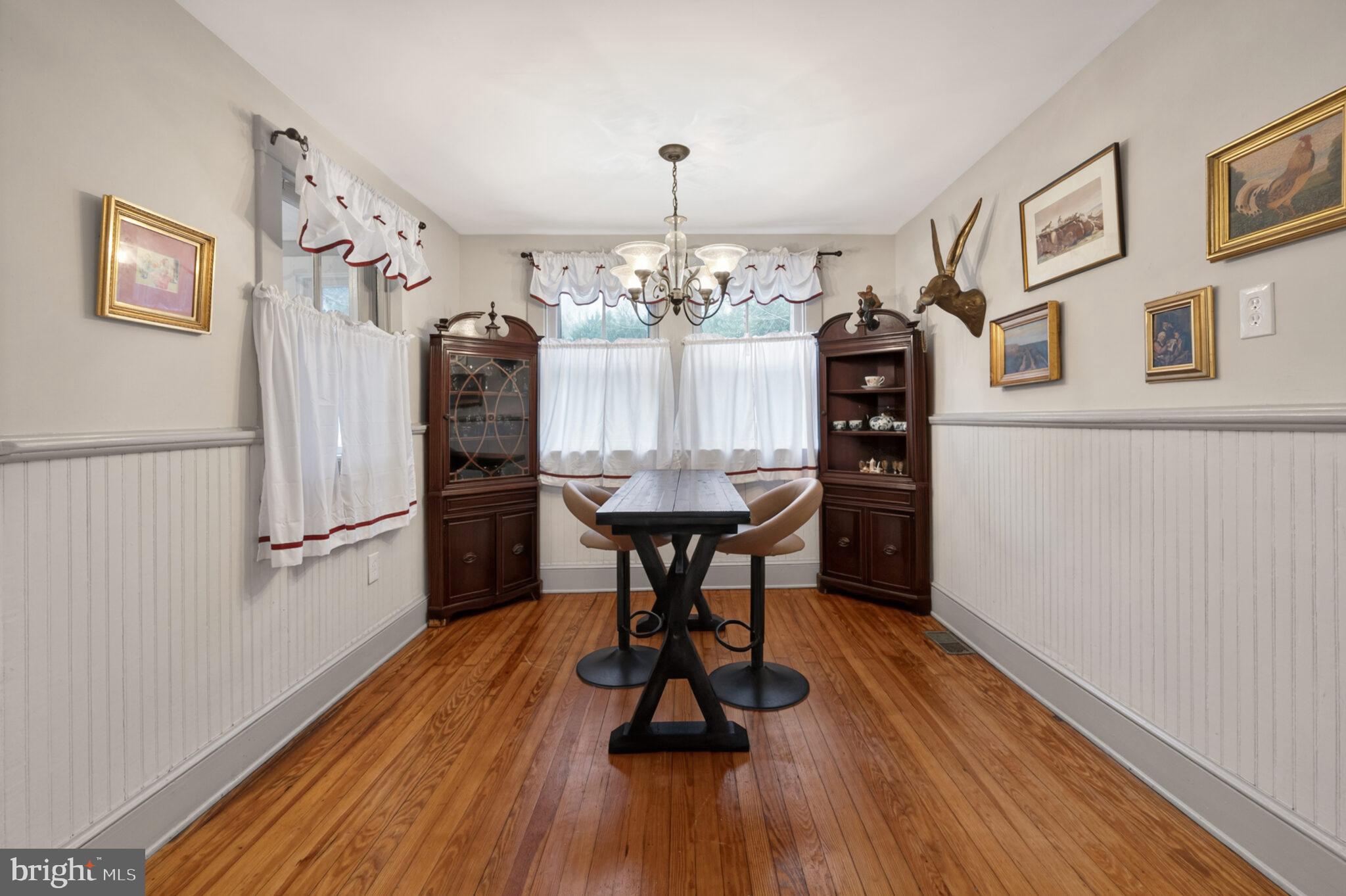 8100 Croom Road Upper Marlboro, MD 20772 - Photo 17 of 65 Large eat-in kitchen area