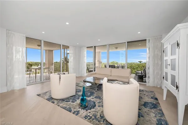 $20,000 | 6597 Nicholas Boulevard, Unit 401, Naples, FL 34108