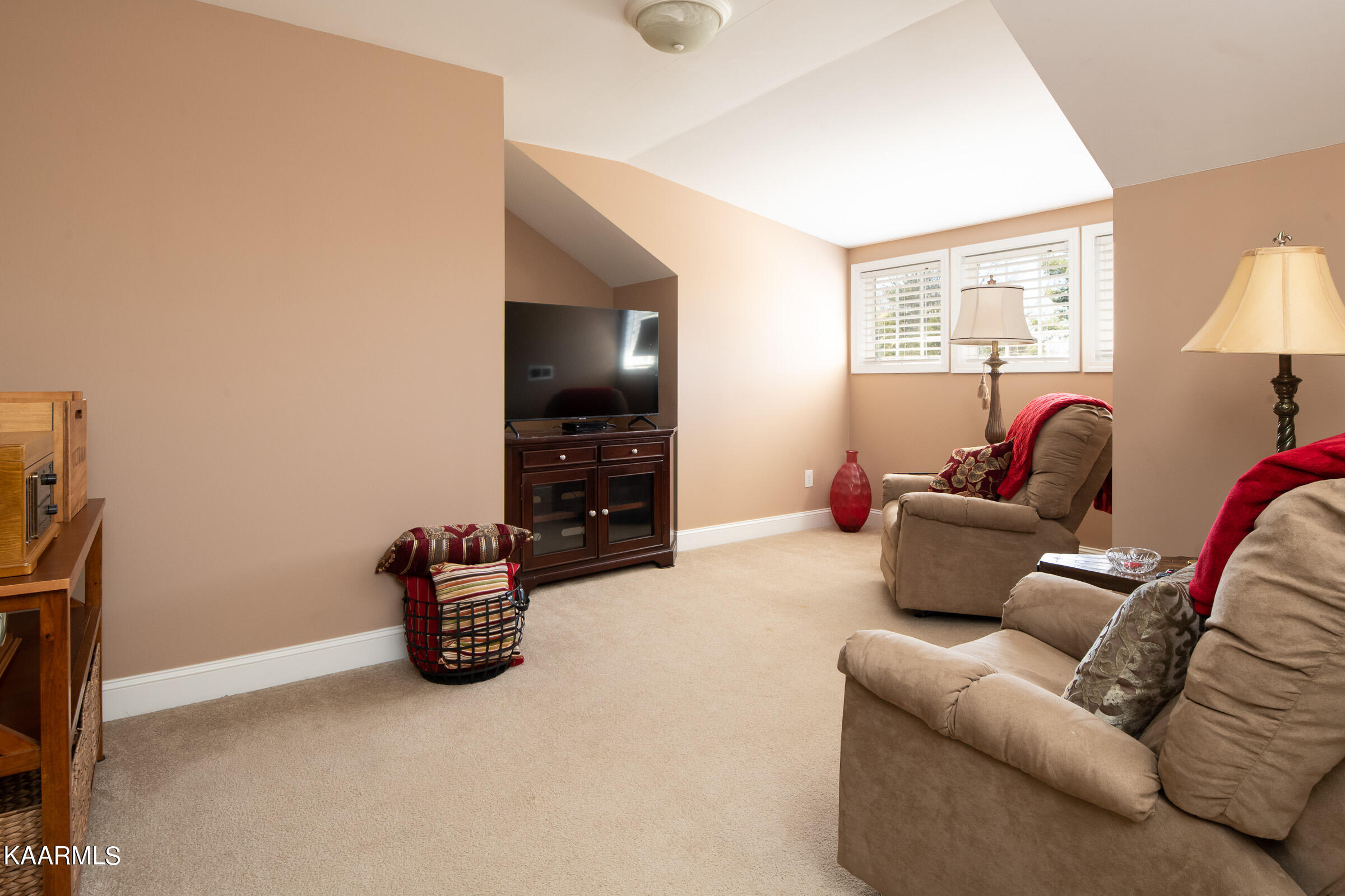 642 Loop Road, Unit 2 Knoxville, TN 37934 - Photo 12 of 18 JBP_Loop642_2400px-19