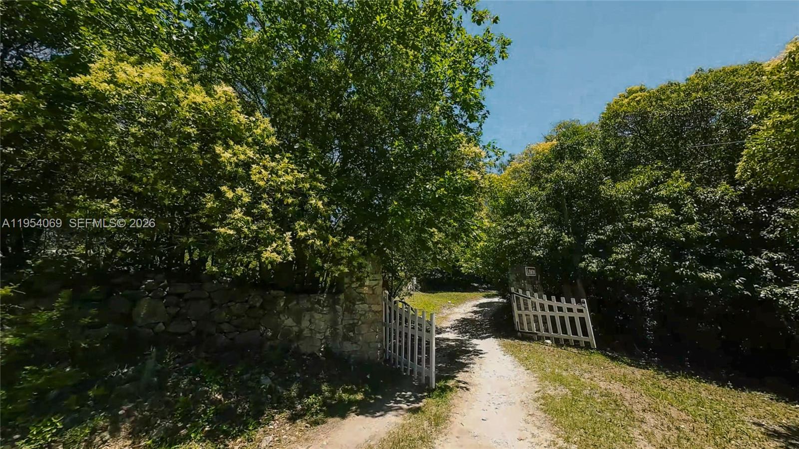 1 Segundo Paredon undefined, undefined 5186 - Photo 2 of 57 a view of outdoor space and yard