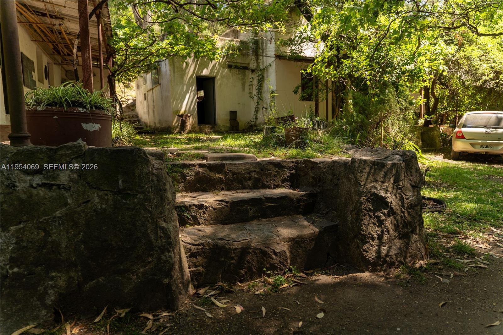 1 Segundo Paredon undefined, undefined 5186 - Photo 34 of 57 a view of a backyard of the house