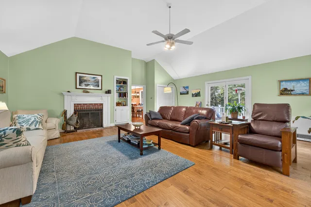 $625,000 | 12 Presidential View, Raymond, ME 04071