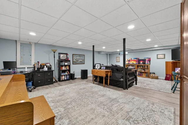 $625,000 | 12 Presidential View, Raymond, ME 04071