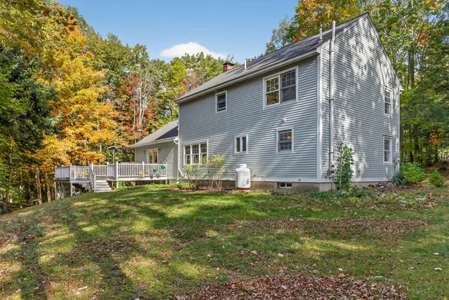 $625,000 | 12 Presidential View, Raymond, ME 04071