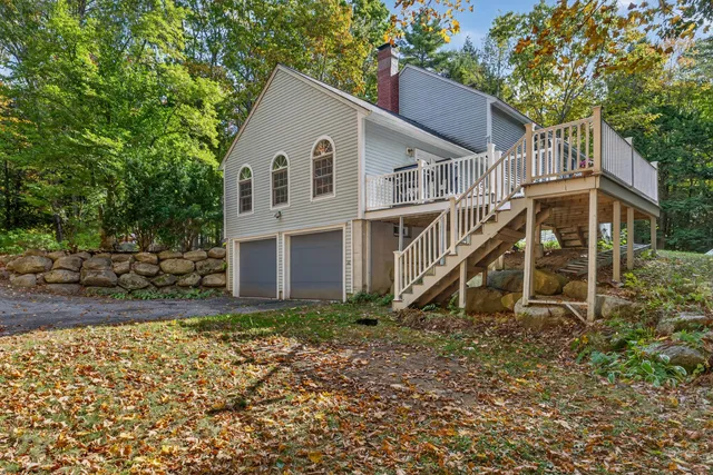 $625,000 | 12 Presidential View, Raymond, ME 04071