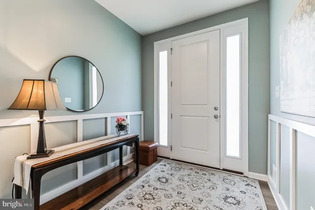 a view of a livingroom with furniture
