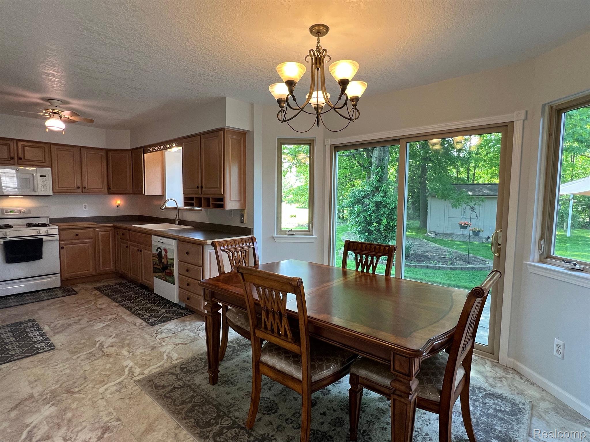 16697 Carter Road Trenton, MI 48183 - Photo 20 of 65 Gallery Image 20
