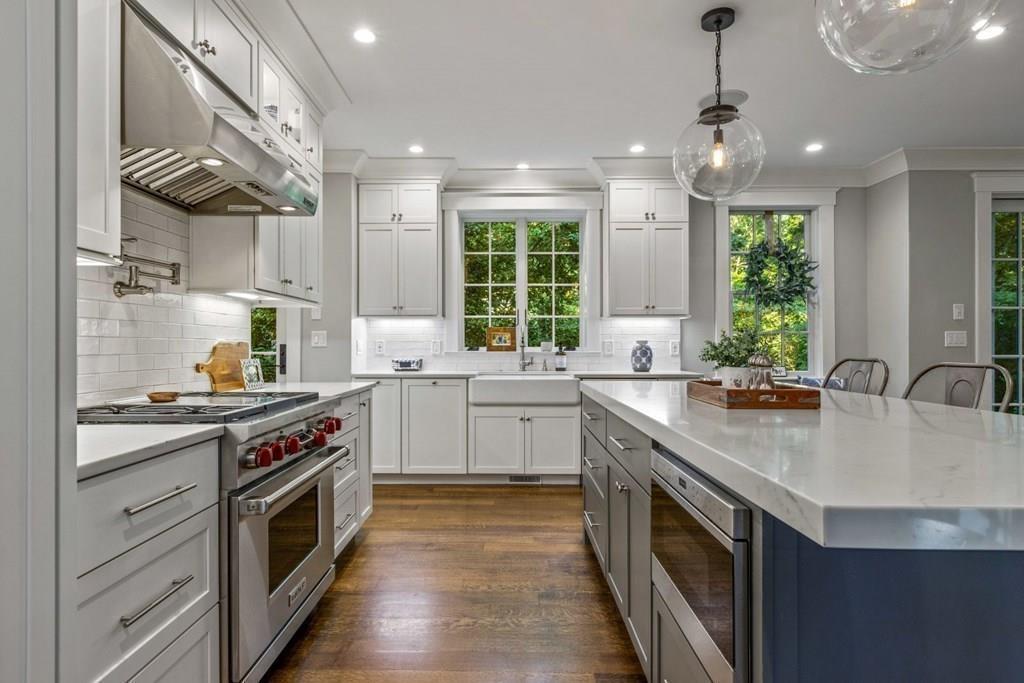 17 Colby Road Wellesley, MA 02482 - Photo 8 of 40