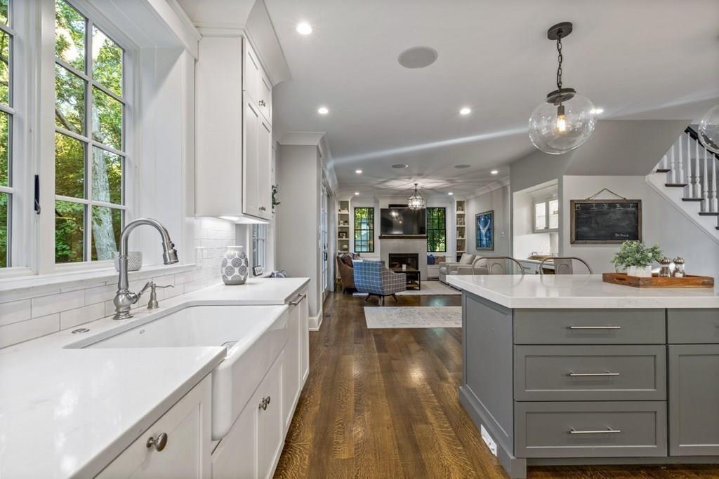 17 Colby Road Wellesley, MA 02482 - Photo 9 of 40