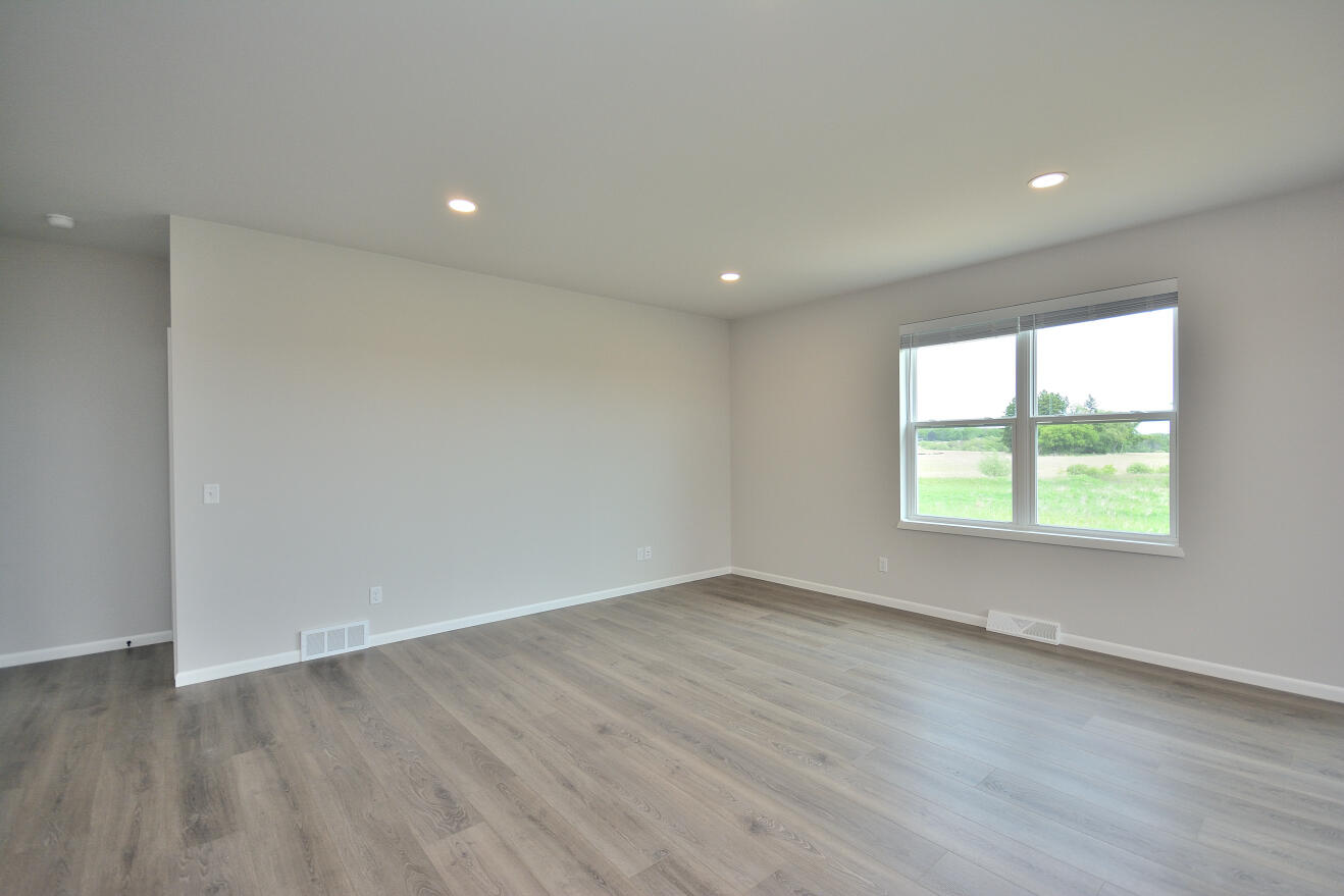 1076 Elderberry Road Oconomowoc, WI 53066 - Photo 9 of 30 96 ARWT (9)