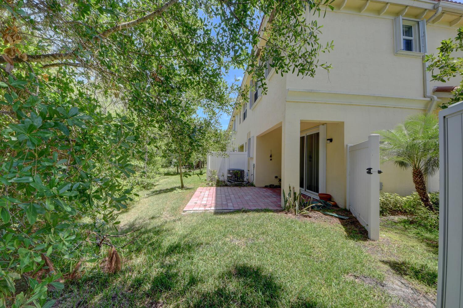 3095 Southwest Otter Lane Stuart, FL 34997 - Photo 28 of 43 Backyard