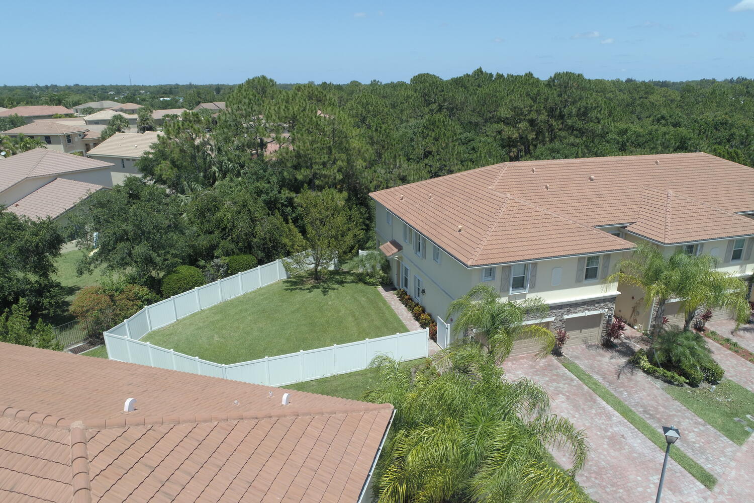 3095 Southwest Otter Lane Stuart, FL 34997 - Photo 4 of 43 Large fenced in side yard