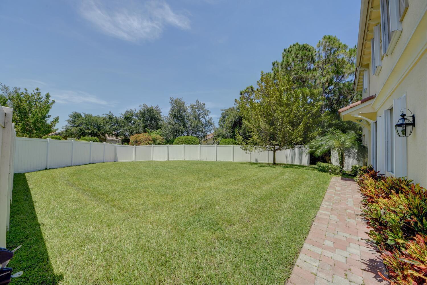 3095 Southwest Otter Lane Stuart, FL 34997 - Photo 5 of 43 Fenced in yard