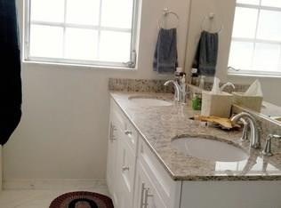 497 West Conference Drive Boca Raton, FL 33486 - Photo 16 of 26 Bathroom