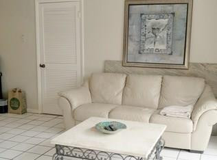 497 West Conference Drive Boca Raton, FL 33486 - Photo 18 of 26 Living Area