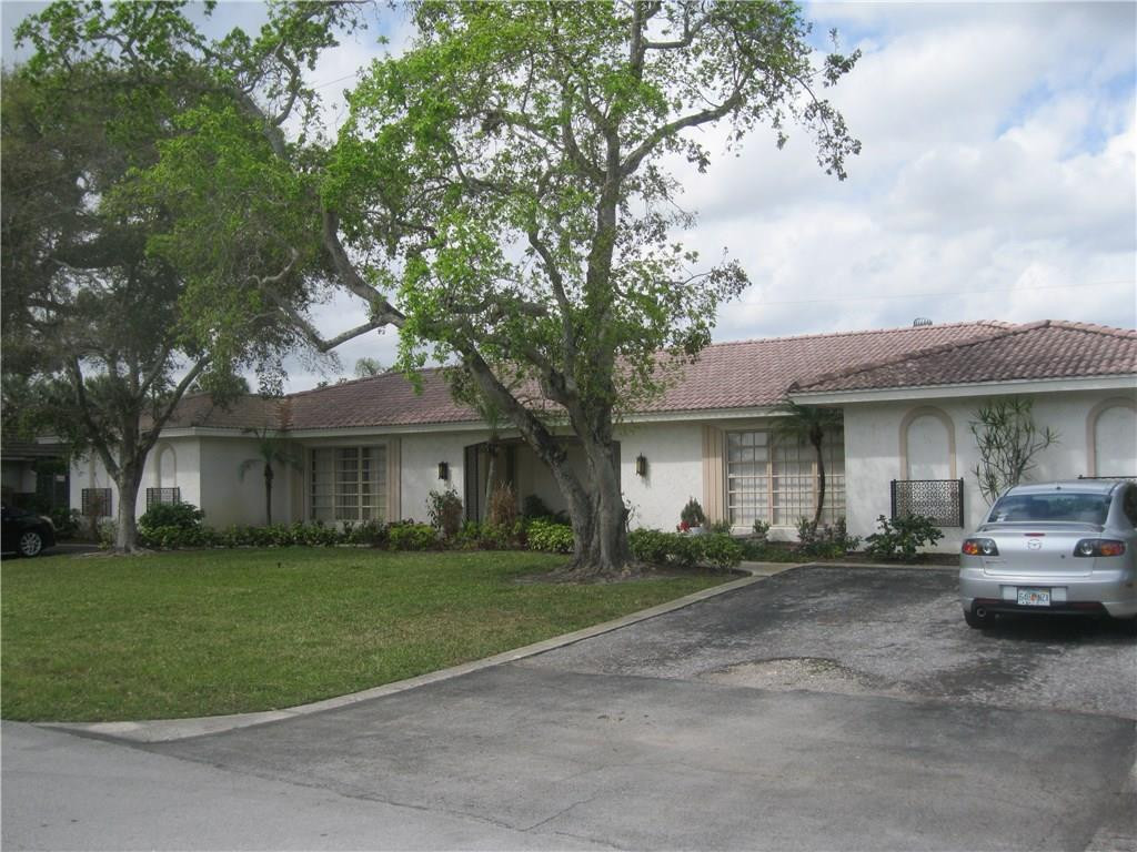497 West Conference Drive Boca Raton, FL 33486 - Photo 2 of 26 Exterior Front