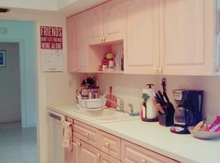 497 West Conference Drive Boca Raton, FL 33486 - Photo 7 of 26 Kitchen