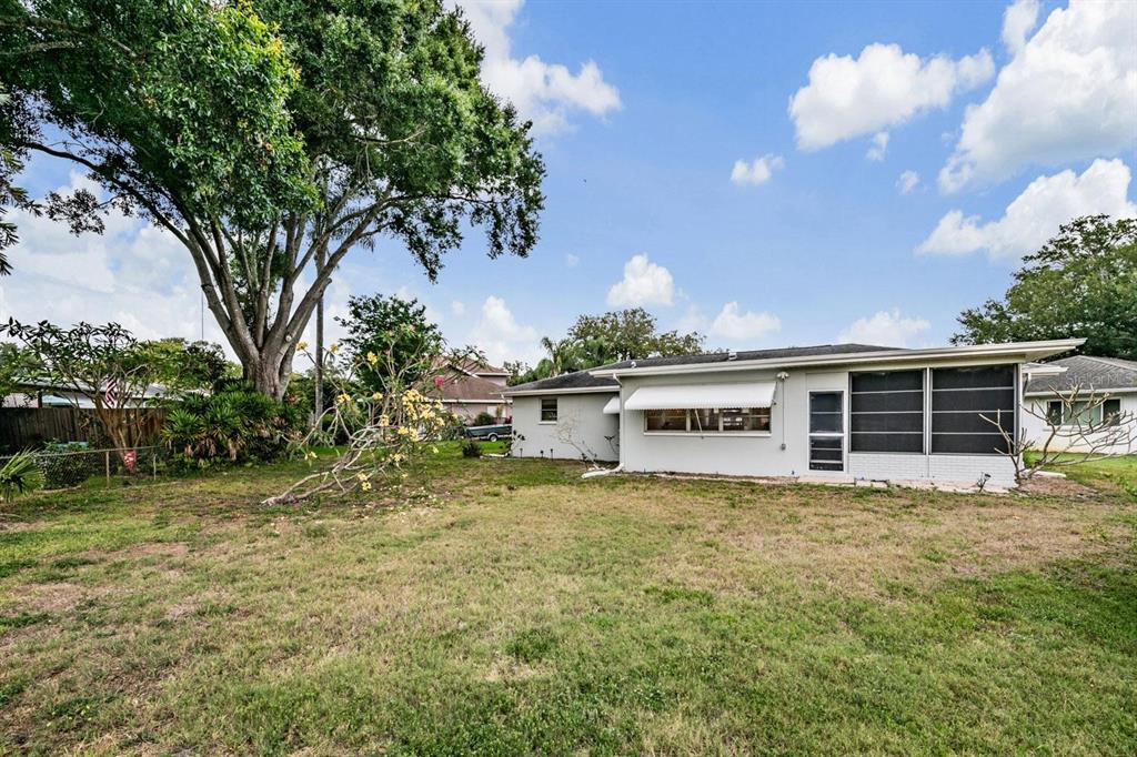 20 Shell Circle Palm Harbor, FL 34684 - Photo 28 of 34 Gallery Image 28