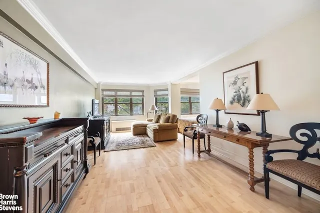 $695,000 | 80 Park Avenue, Unit 3M | Murray Hill